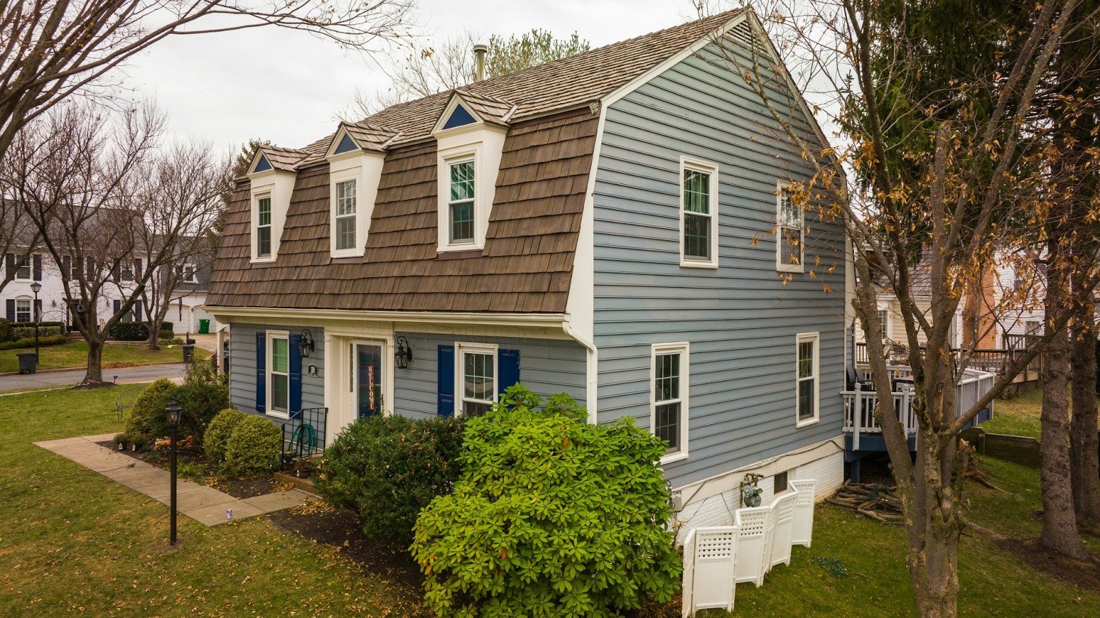 What Is a Gambrel Roof? Avoid These 4 Common Mistakes
