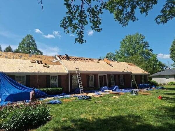 Roof Decking Warning Signs You Should Never Ignore